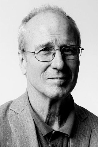 William Hurt, photo 2 of 3