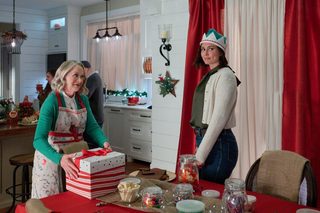 A Tale of Two Christmases still 3