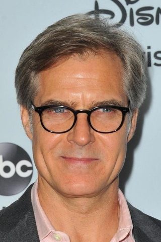 Henry Czerny, photo 3 of 3
