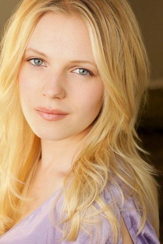Emma Bell, photo 1 of 3