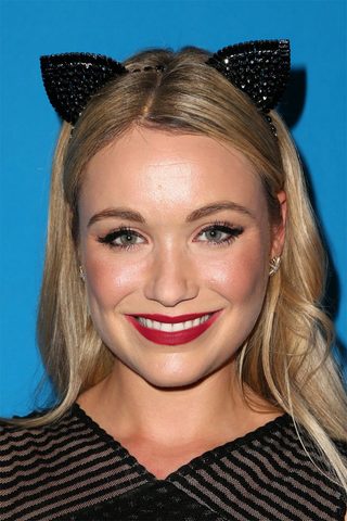 Katrina Bowden, photo 2 of 3