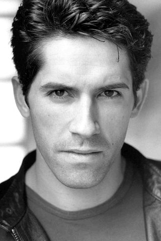 Scott Adkins, photo 2 of 3