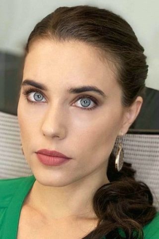 Alix Angelis, photo 2 of 3