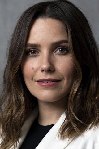 Sophia Bush, photo 2 of 3