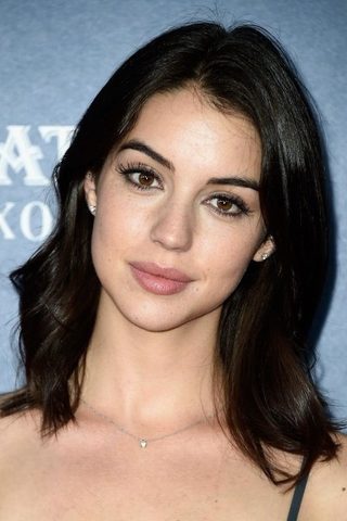 Adelaide Kane, photo 2 of 3