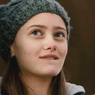 Ella Purnell, photo 1 of 3