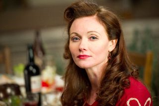 Essie Davis, photo 2 of 3