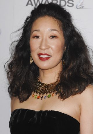 Sandra Oh, photo 2 of 3