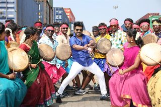 Kanchana 3 still 8