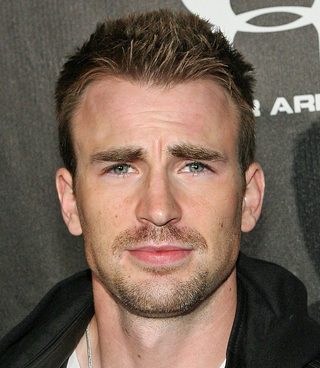 Chris Evans, photo 2 of 3