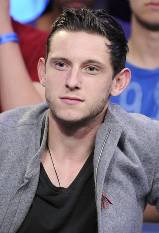 Jamie Bell, photo 2 of 3