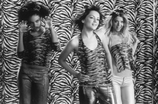 Josie and the Pussycats still 1