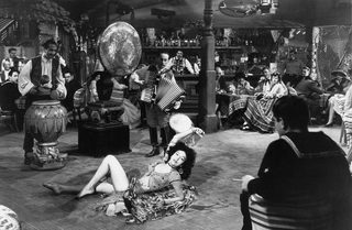 The Mask of Dimitrios still 7