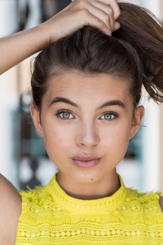 Caitlin Carmichael, photo 2 of 3