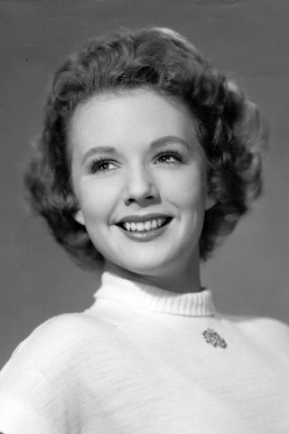 Piper Laurie, photo 1 of 3