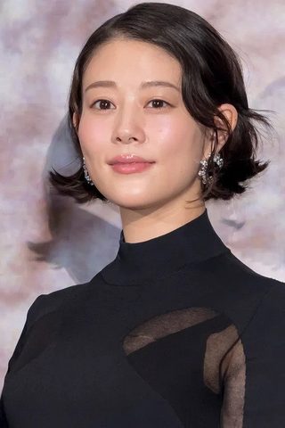 Mitsuki Takahata, photo 1 of 3