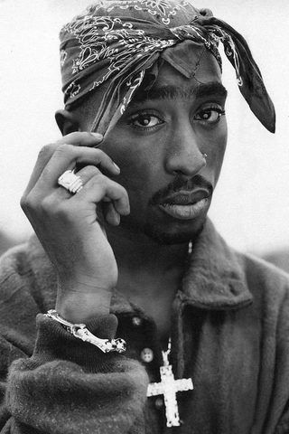 Tupac Shakur, photo 2 of 3