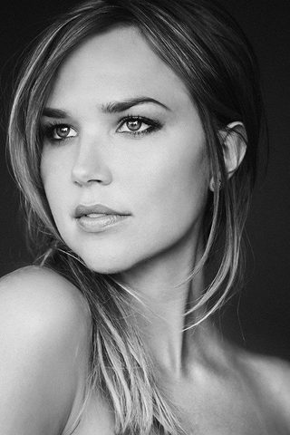 Arielle Kebbel, photo 2 of 3