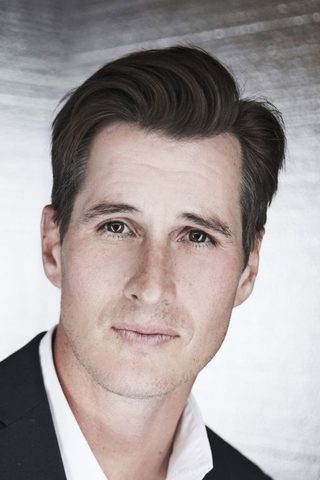 Brendan Fehr, photo 1 of 3