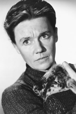 Jeanette Nolan, photo 1 of 3
