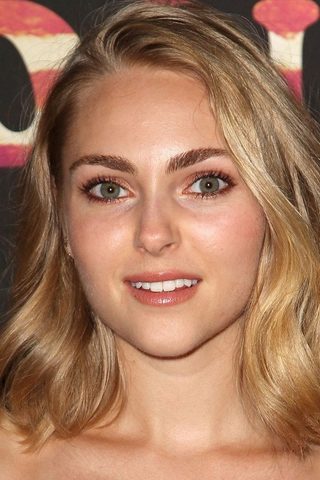 AnnaSophia Robb, photo 1 of 3