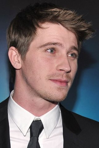 Garrett Hedlund, photo 2 of 3