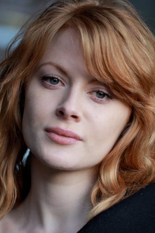 Emily Beecham, photo 3 of 3