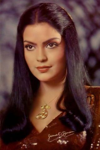Zeenat Aman, photo 1 of 3