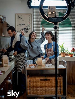 Genitori vs influencer still 1