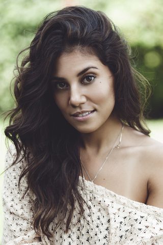 Melina Lizette, photo 2 of 3