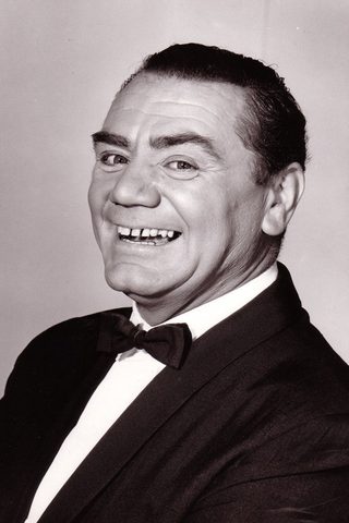 Ernest Borgnine, photo 3 of 3