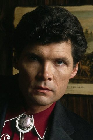 Everett McGill, photo 3 of 3