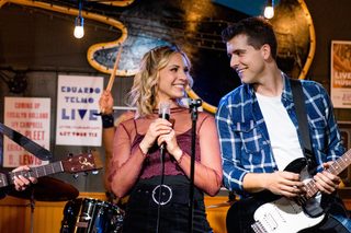Country Hearts still 4