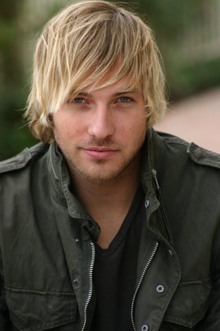 Ryan Hansen, photo 1 of 3