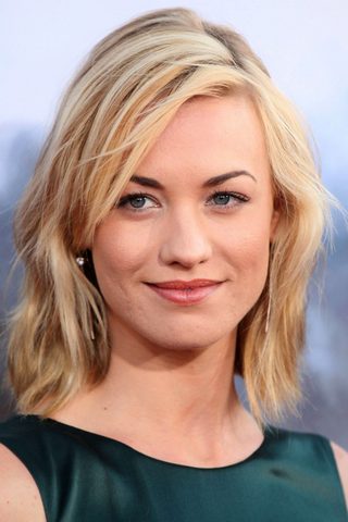 Yvonne Strahovski, photo 2 of 3