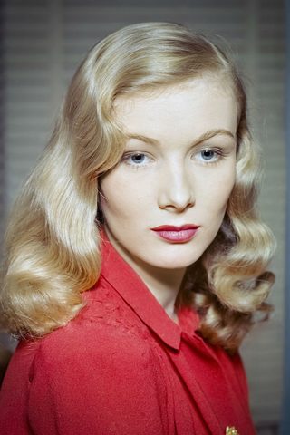 Veronica Lake, photo 1 of 3