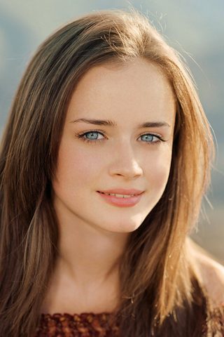 Alexis Bledel, photo 2 of 3