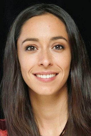 Oona Chaplin, photo 1 of 3
