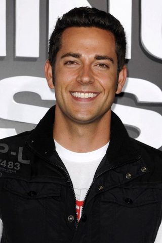 Zachary Levi, photo 1 of 3