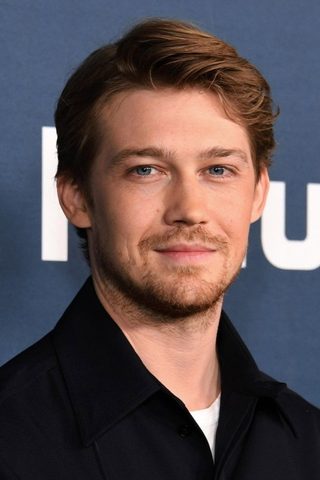 Joe Alwyn, photo 2 of 3