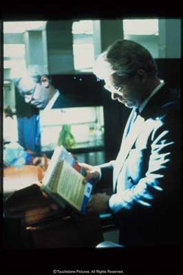 The Insider still 6