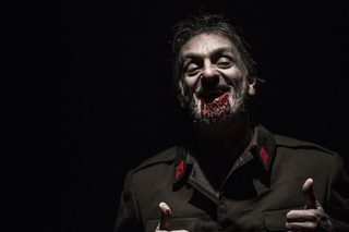 Blades in the Darkness still 4