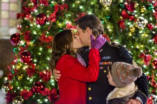 The Christmas Note still 6