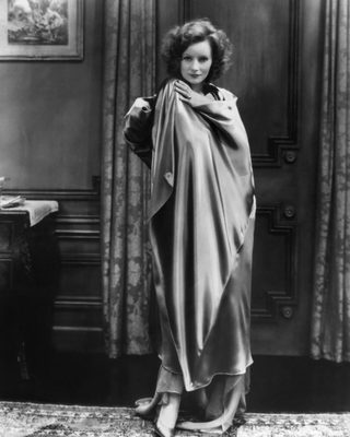 The Mysterious Lady still 5