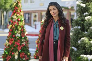 The Christmas Ring still 6