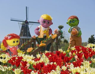 The Oogieloves in the Big Balloon Adventure still 2