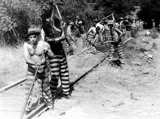 I Am a Fugitive from a Chain Gang still 7