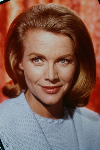 Honor Blackman, photo 3 of 3