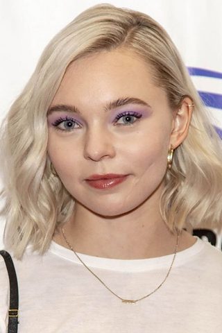 Taylor Hickson, photo 1 of 3