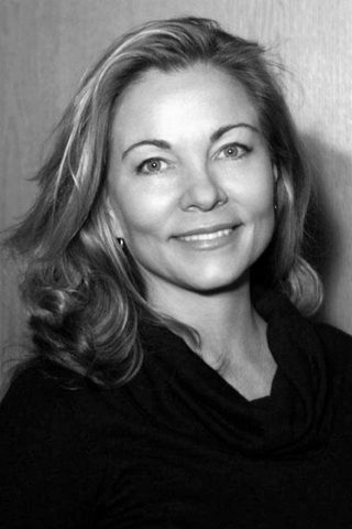 Theresa Russell, photo 1 of 3